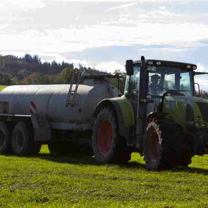 TRACTEUR CITERNE